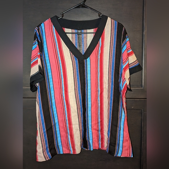SHEIN Tops - Shein S/S V-Neck top Size 1X